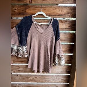 Hummingbird Dusty Mauve Knit Top with Heathered Charcoal Trim